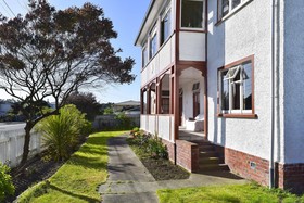 42b College House