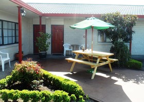 BK's Magnolia Motor Lodge