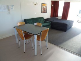 Kings Court Motel