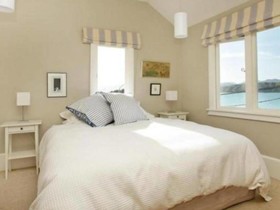 Beachfront Wellington Bed & Breakfast