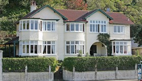 Beachfront Wellington Bed & Breakfast