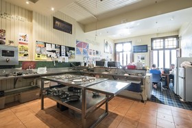 The Cambridge Hotel - Backpacker