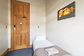 The Cambridge Hotel - Backpacker