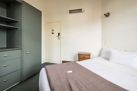The Cambridge Hotel - Backpacker