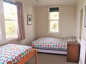 The Dwellington - Hostel