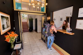 The Dwellington - Hostel