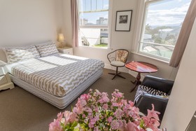 The Dwellington - Hostel