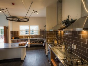 The Dwellington - Hostel