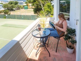 The Dwellington - Hostel