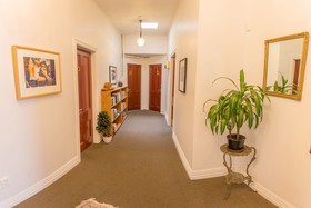 The Dwellington - Hostel