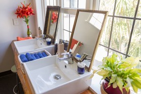 The Dwellington - Hostel