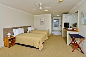 Whangaparaoa Lodge