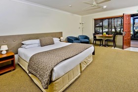 Whangaparaoa Lodge