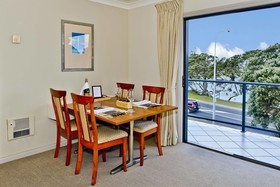 Whangaparaoa Lodge