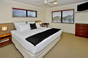 Whangaparaoa Lodge