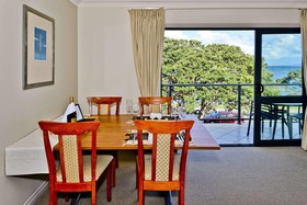 Whangaparaoa Lodge