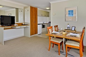 Whangaparaoa Lodge