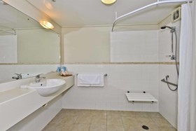 Whangaparaoa Lodge