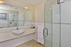 Whangaparaoa Lodge