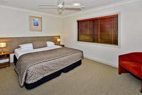 Whangaparaoa Lodge