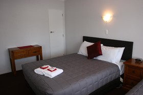 Burgundy Rose Motel