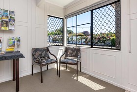 Kingswood Manor Motel