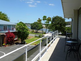 Marina Court Motel & Apartments