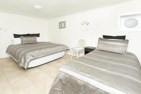 Marina Court Motel & Apartments