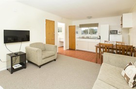 Marina Court Motel & Apartments