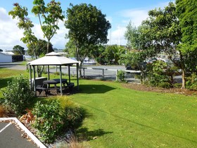 Marina Court Motel & Apartments
