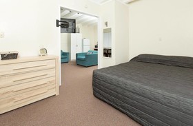 Marina Court Motel & Apartments