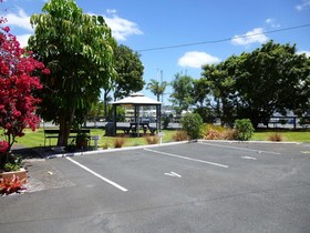 Marina Court Motel & Apartments