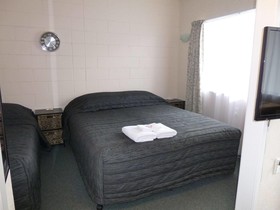 Marina Court Motel & Apartments