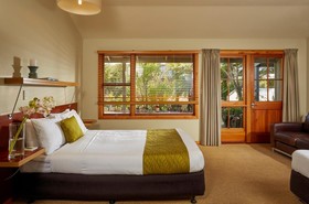 Awaroa Lodge