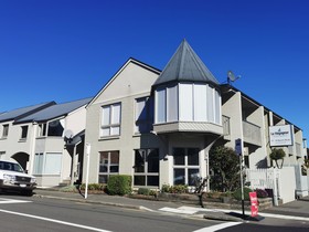 La Voyageur Apartments