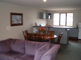 Les Troupes Apartments