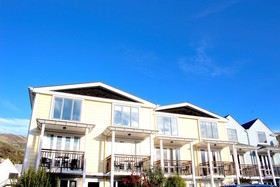 The Bruce Waterfront Apartments