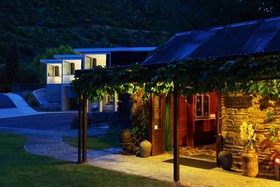 The Arrow Private Hotel