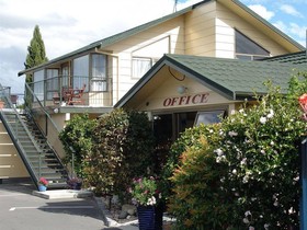 Colonial Motel