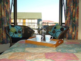 Colonial Motel