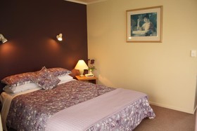 Commodore Court Motel