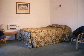 Commodore Court Motel