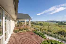 Ribbonwood Country House
