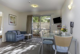 166 Majestic Court Motel
