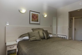 166 Majestic Court Motel