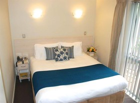 166 Majestic Court Motel