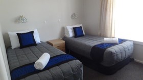 Admiral Motel