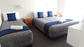 Admiral Motel