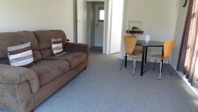 Admiral Motel