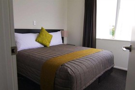 Airport Palms Motel